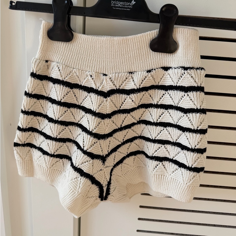 ZARA Knit Matching Set – Cream & Black Crochet Top + Shorts Co-Ord - Picture 5 of 6
